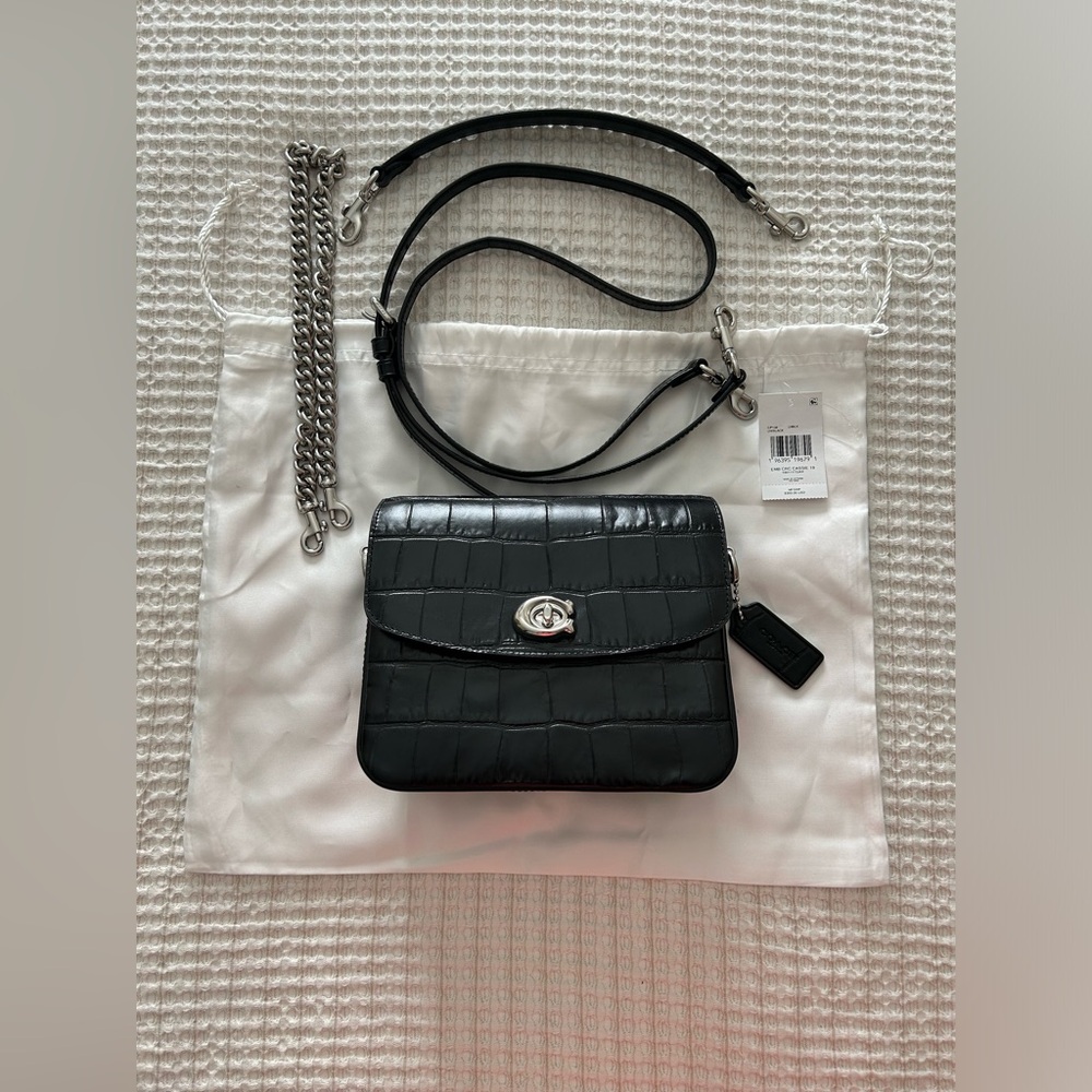 Coach Cassie Crossbody 19 Croc-Embossed calf leather in Black 🖤